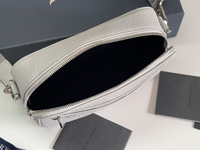 Handbag Dior size 22 x 15 x 6 cm