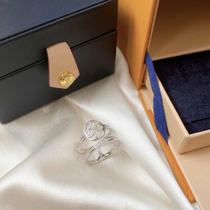 Clothes Louis Vuitton 102