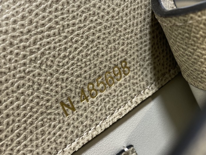 Handbag VALEXTRA size 𝟏𝟗'𝟓*𝟏𝟒*𝟗'𝟓 𝐂𝐦