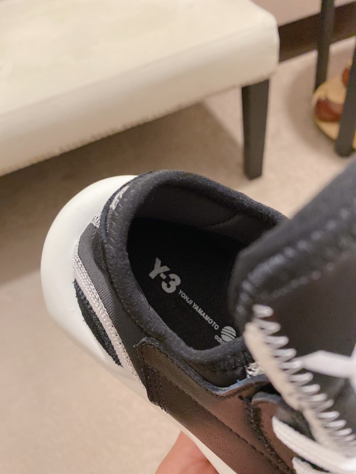 Y-3 Kaiwa Lace-Up Sneakers 24