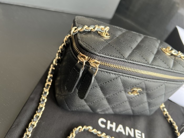 Handbag Chanel size 16cmx8cmx10 cm