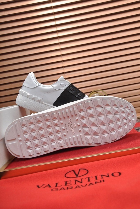 Valentino Garavani Rockstud Untitled calfskin sneaker 3