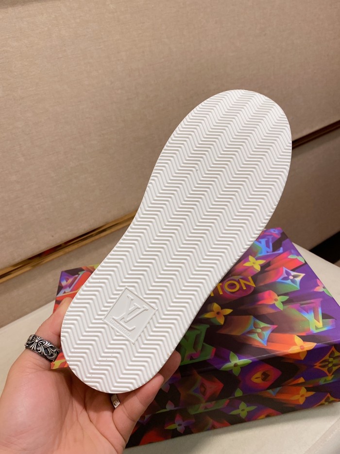 Louis Vuitton Low Top sneaker 107