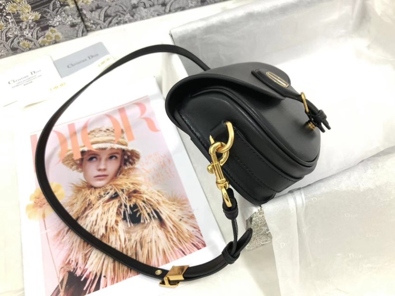 Handbag Dior M9327 size 22 x 13 x 5 cm