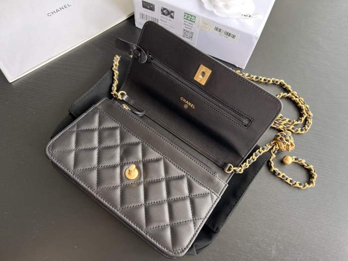 Handbag Chanel AP1450 size 19 cm