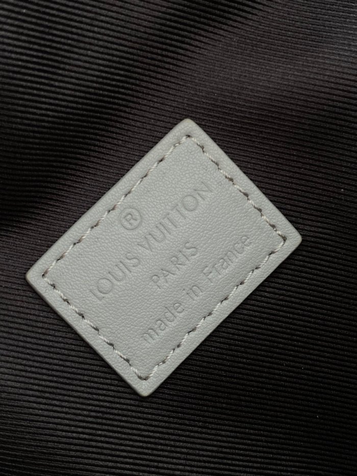 Handbag Louis Vuitton M46108 size 44 x 15 x 9 cm