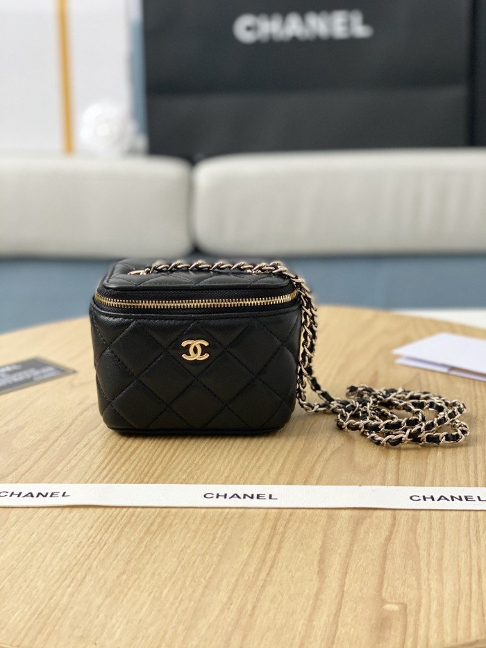 Handbag Chanel 81340 size 8.5*11*7 cm