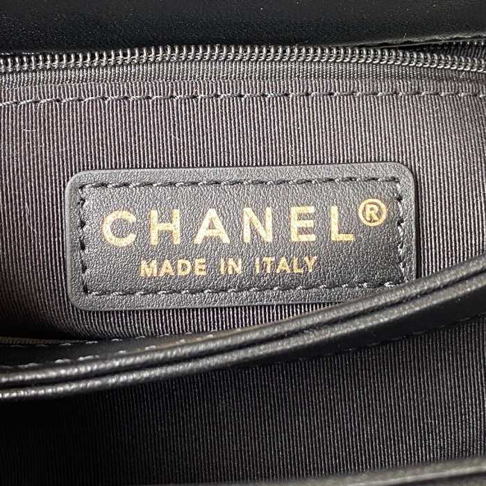 Handbag Chanel AS3498 size 15X20.5X8 cm