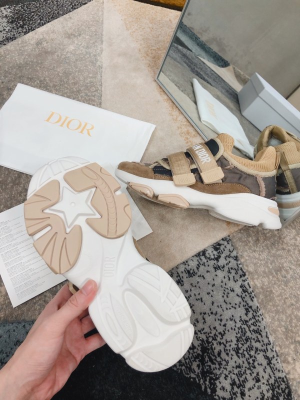Dior D-Wander Sneaker 8