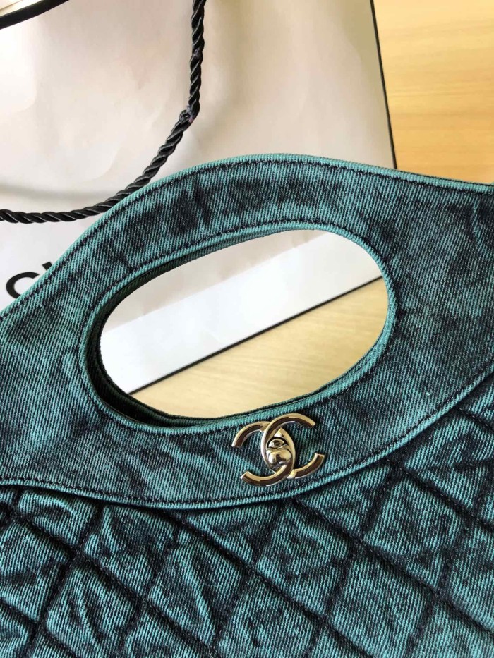 Handbag Chanel S1408 size 41×45×9 cm