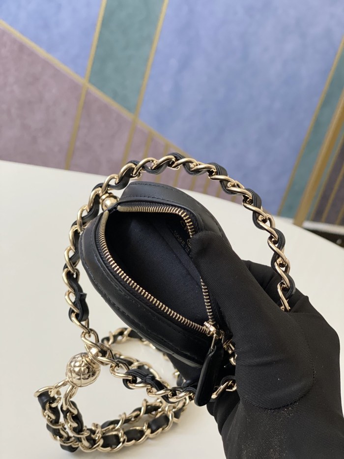 Handbag Chanel 81169 size 12 cm