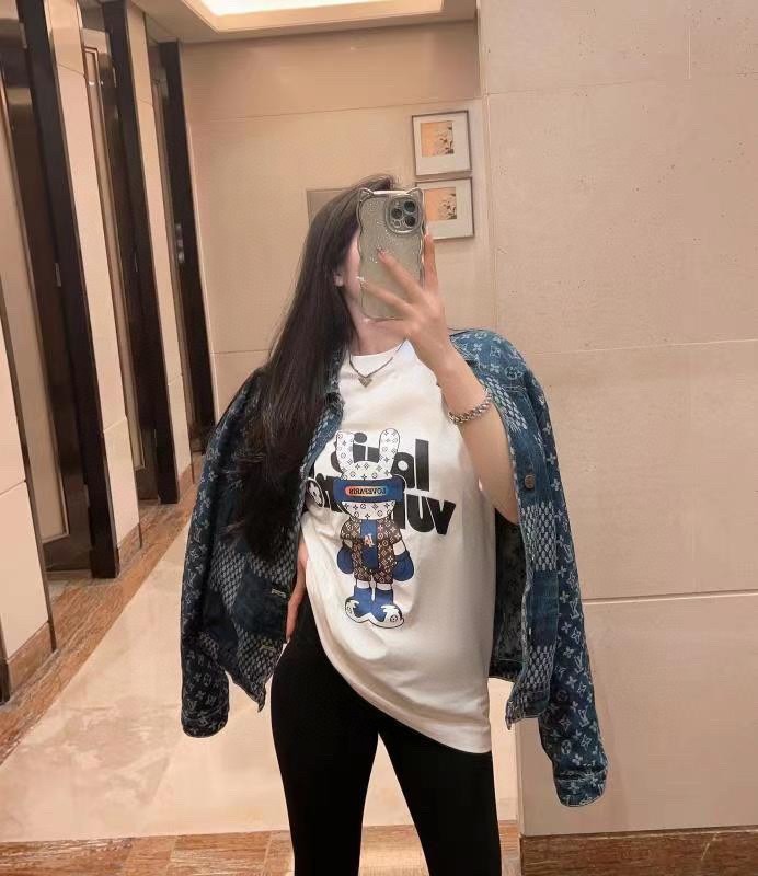 Clothes Louis Vuitton 24