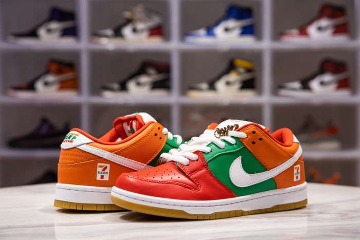 Nike SB Dunk Low 7 Eleven