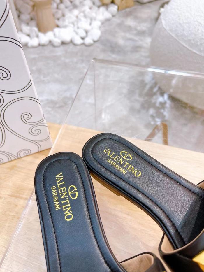 VALENTINO GARAVANI Roman Stud WOMEN 34