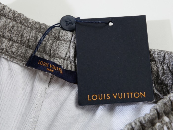 Clothes Louis Vuitton 237