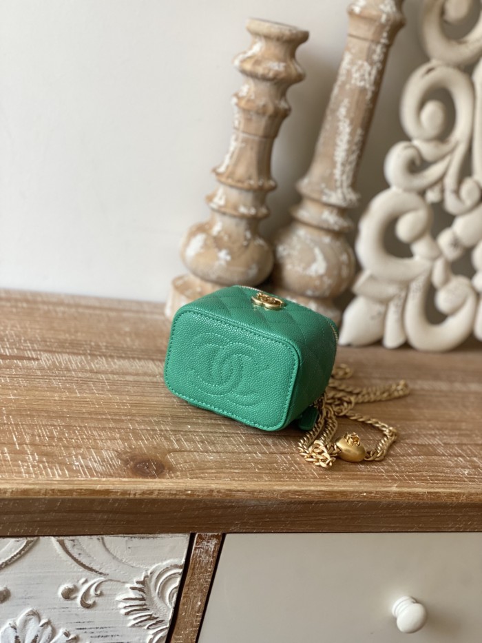 Handbag Chanel 81246 size 10.5 8.5 7 cm