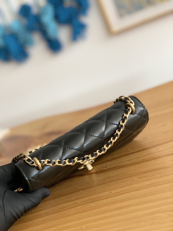 Handbag Chanel 81237 size 19 cm