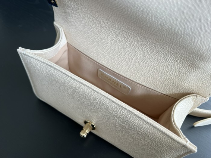 Handbag Chanel size 20 cm