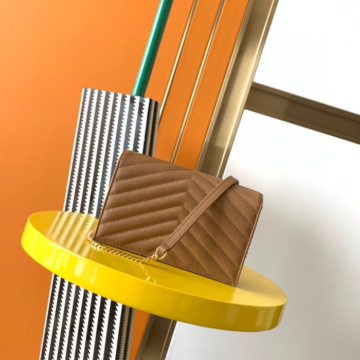 Handbags SAINT LAURENT 393953 size 19x11.5x4 cm