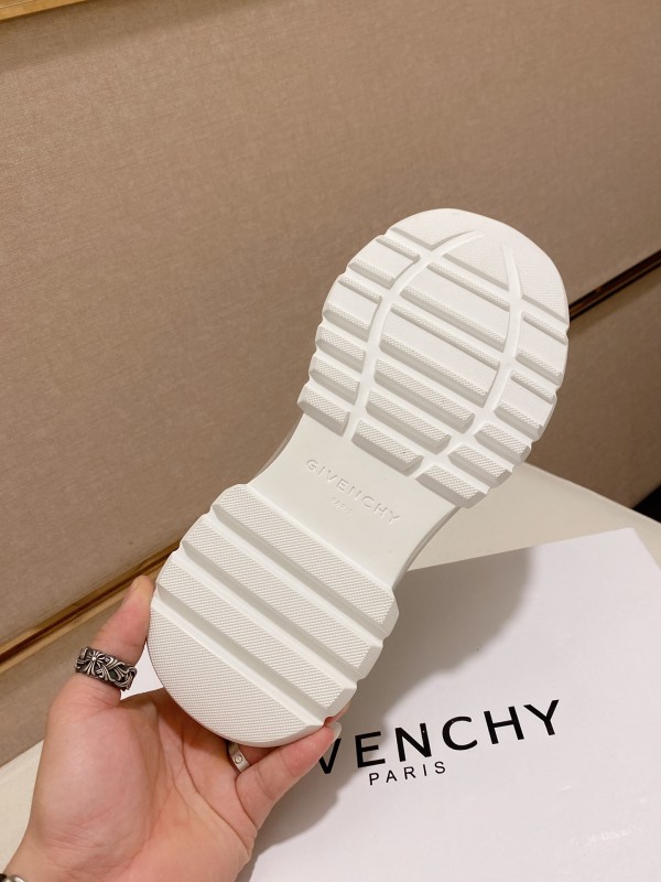 Givenchy Spectre Zip Sneakers 11