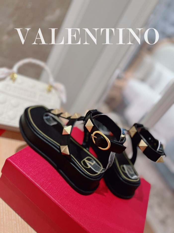 VALENTINO GARAVANI Roman Stud WOMEN 1