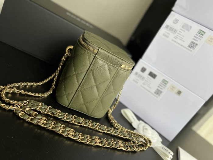 Handbag Chanel AP3583 size 14.5cmx11.5cmx11.5 cm