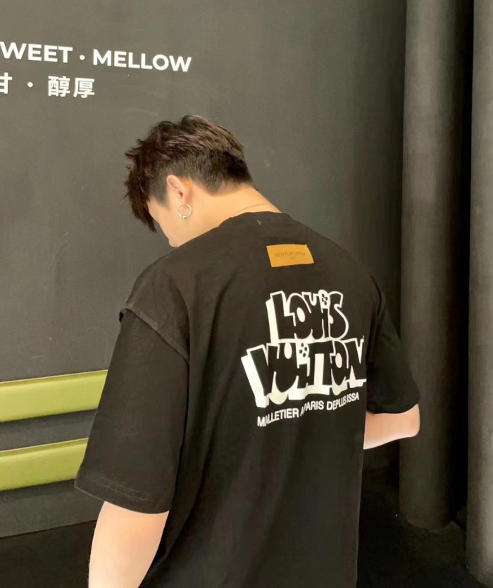 Clothes Louis Vuitton 185