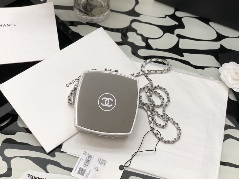 Handbag Chanel size 12.7*12.7*7.6* cm