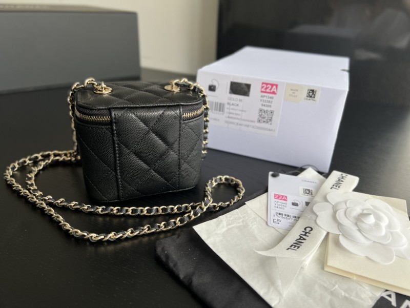 Handbag Chanel size 8.5cmx11cmx7 cm