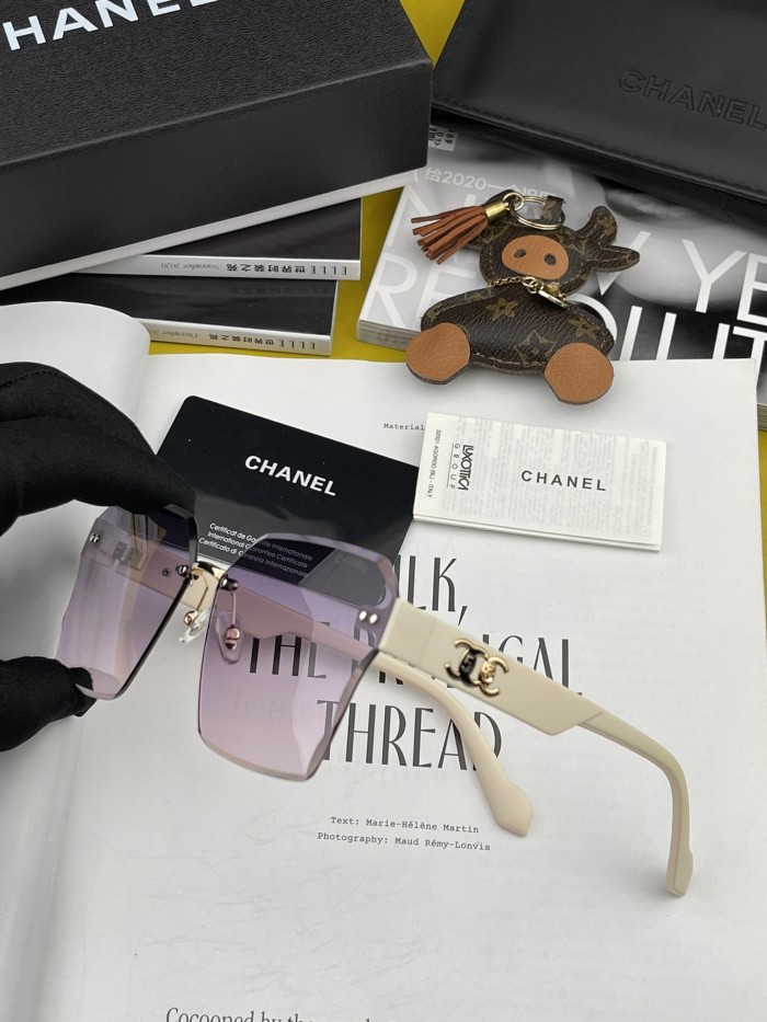 Sunglasses Chanel CH8851