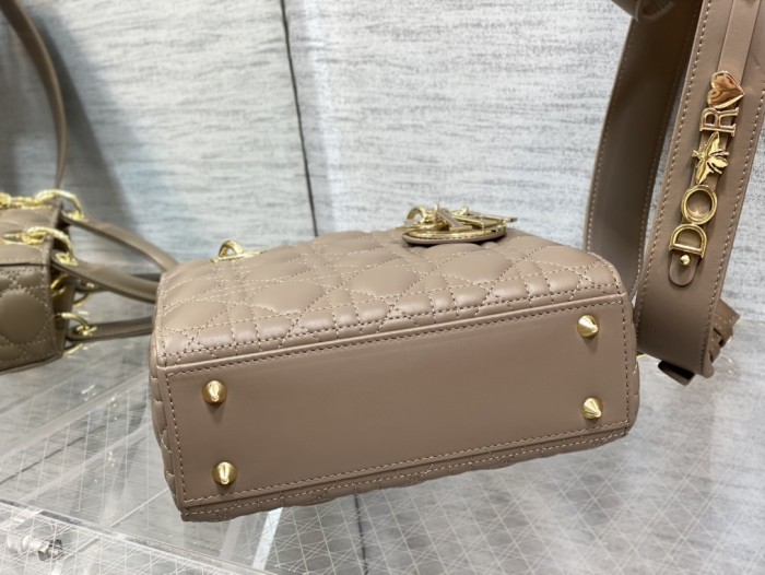 Handbag Dior size 20 cm