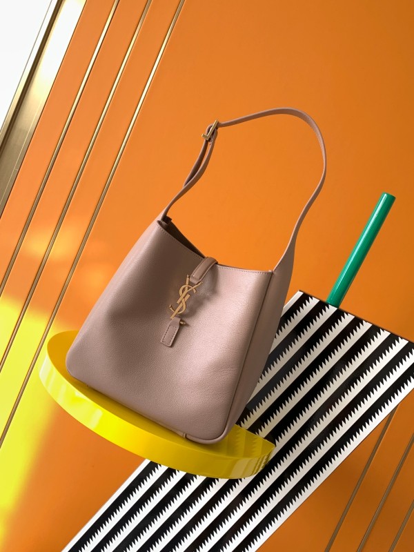 Handbags SAINT LAURENT 713938 size 22x22x10 cm