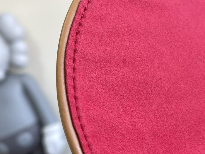 Handbag Louis Vuitton M44860 size 19x9x16cm