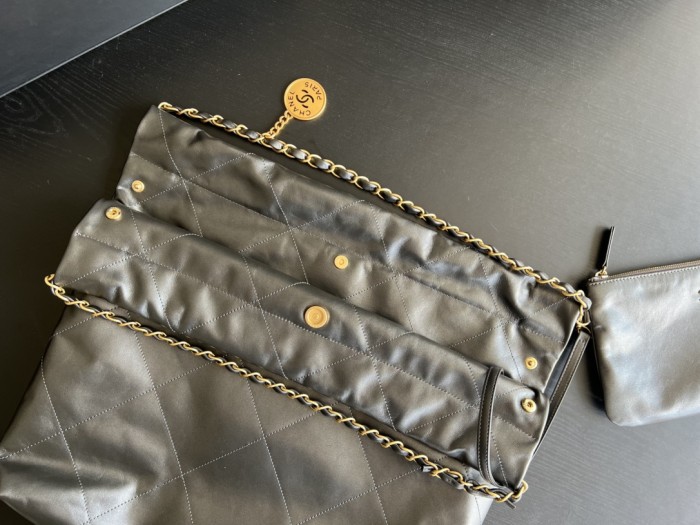 Handbag Chanel size 39cmx42cmx8 cm