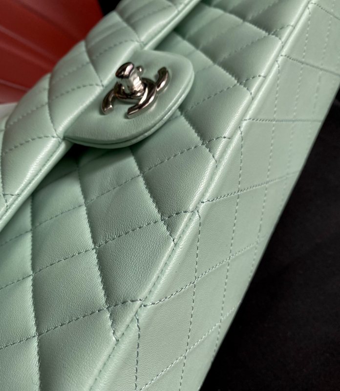 Handbag Chanel A01112 size 25.5*15.5*6.5 cm