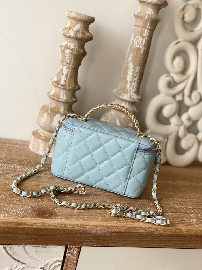 Handbag Chanel 81195 size 16 9.5 8 cm