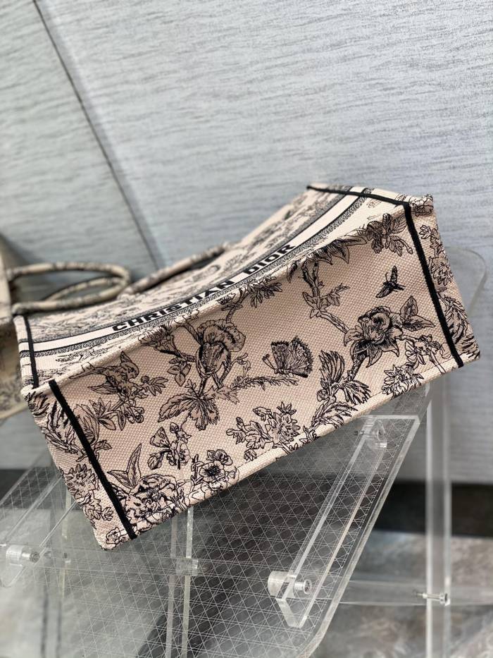 Handbag Dior size 42*18*35 cm