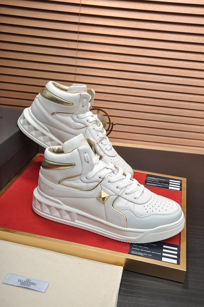 Valentino Garavani One Stud high-top sneakers 4