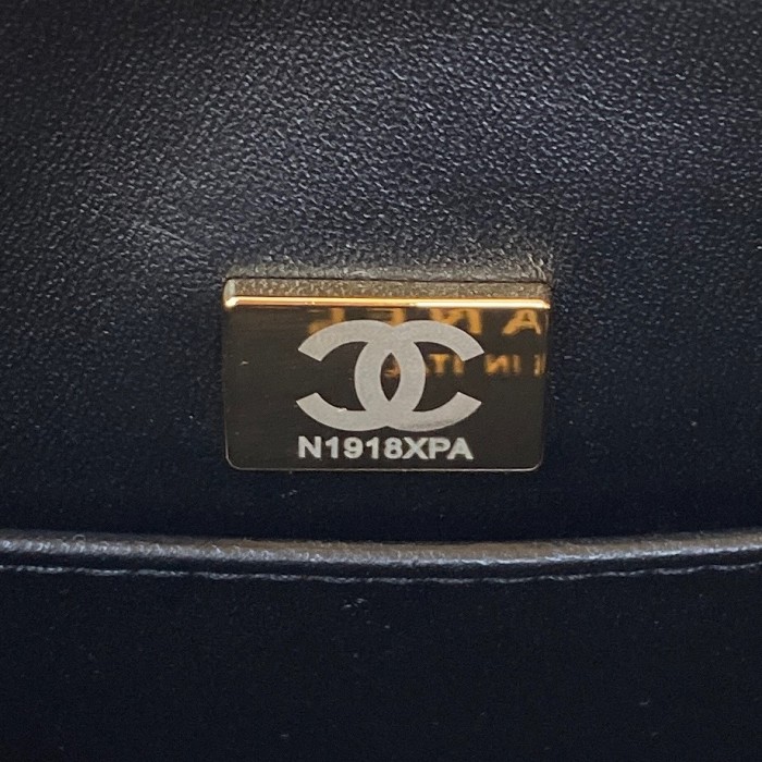 Handbag Chanel AS3649 size 18X19.5X9.5 cm