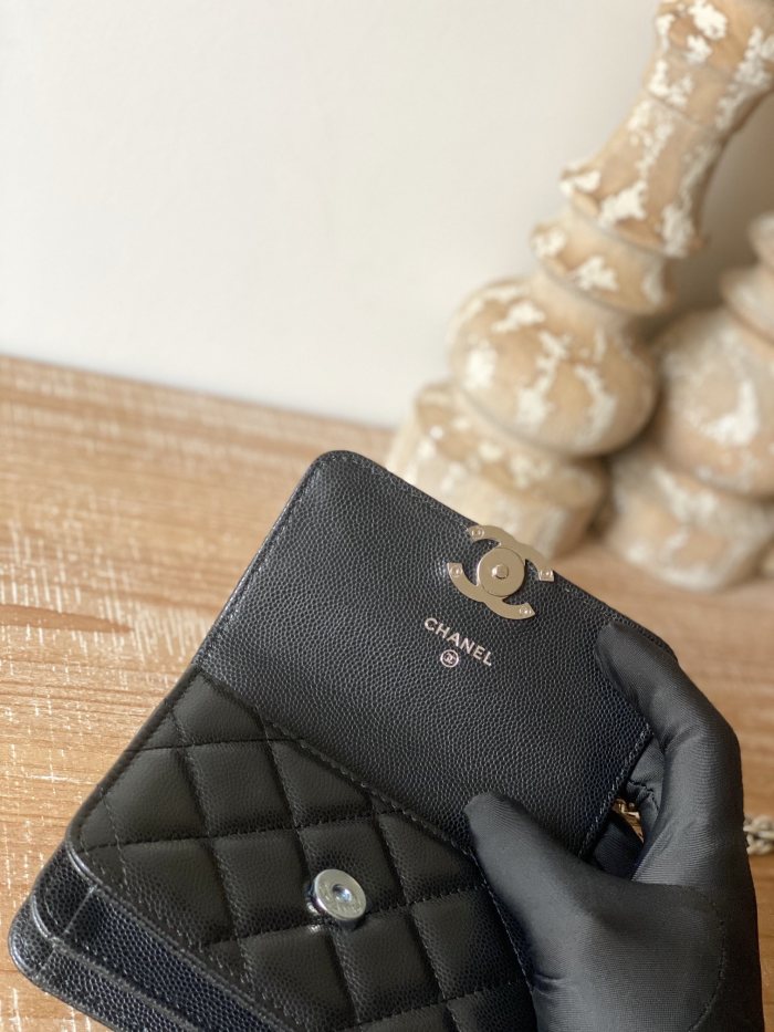 Handbag Chanel 81197 size 9.5×13×6 cm