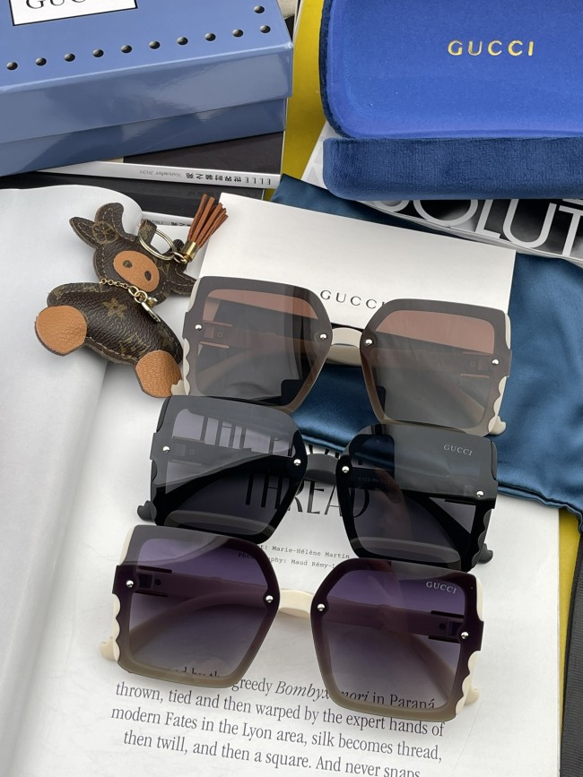 Sunglasses Gucci G3851