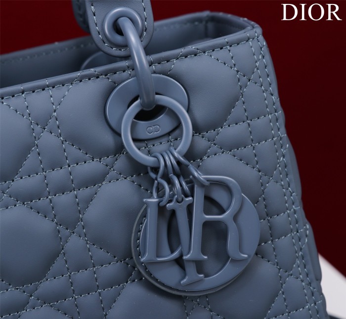 Handbag Dior M0565 size 32*24*12 cm