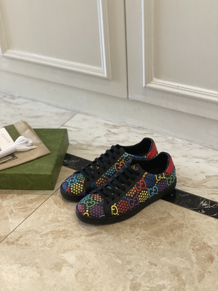 Gucci Women's Ace sneaker with bee sneaker 4