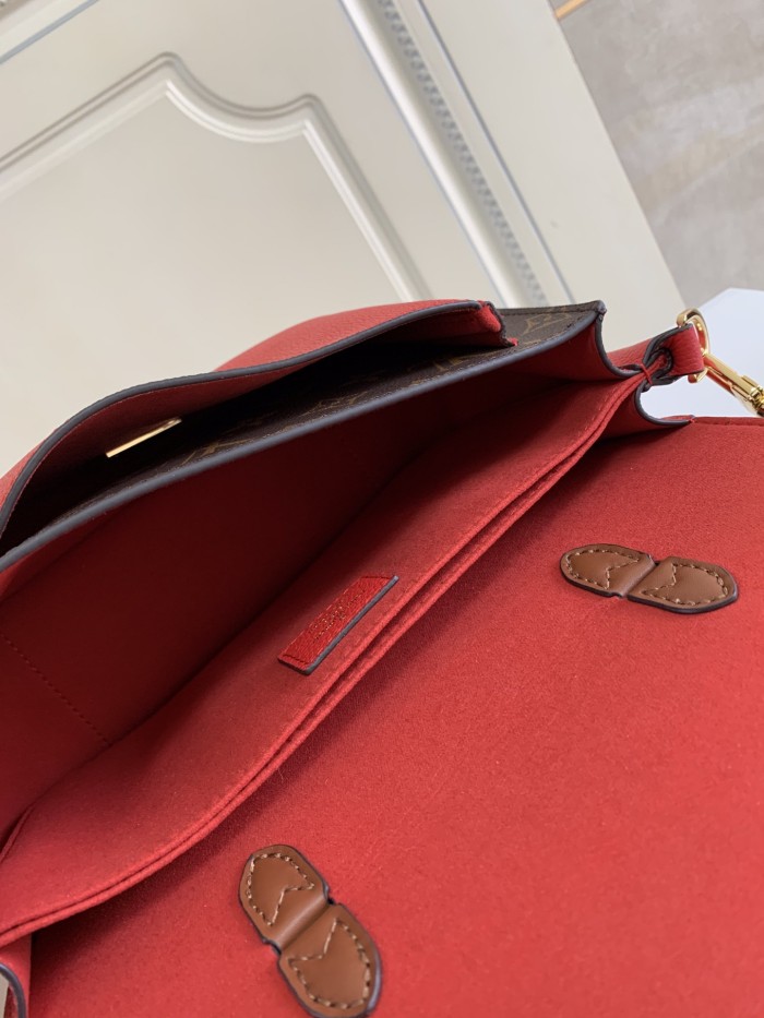 Handbag Louis Vuitton M 44353 size 26-19-9.5 cm