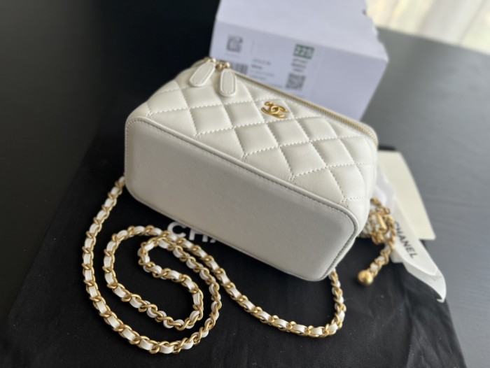 Handbag Chanel AP2303 size 17cmx9.5cmx8 cm