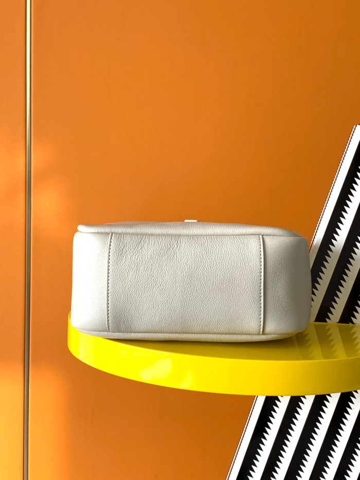 Handbags SAINT LAURENT 713938 size 22x22x10 cm