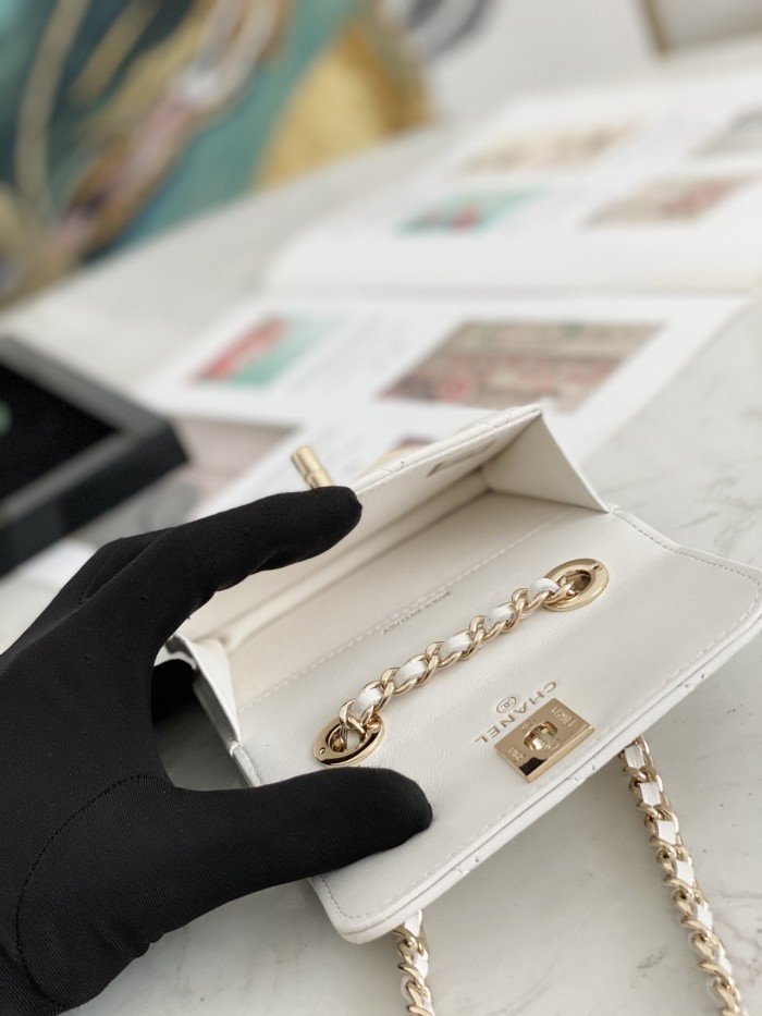 Handbag Chanel 82768 size 12.5 2.5 9 cm