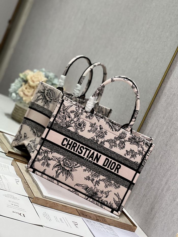 Handbag Dior 1286 size 36×28 cm