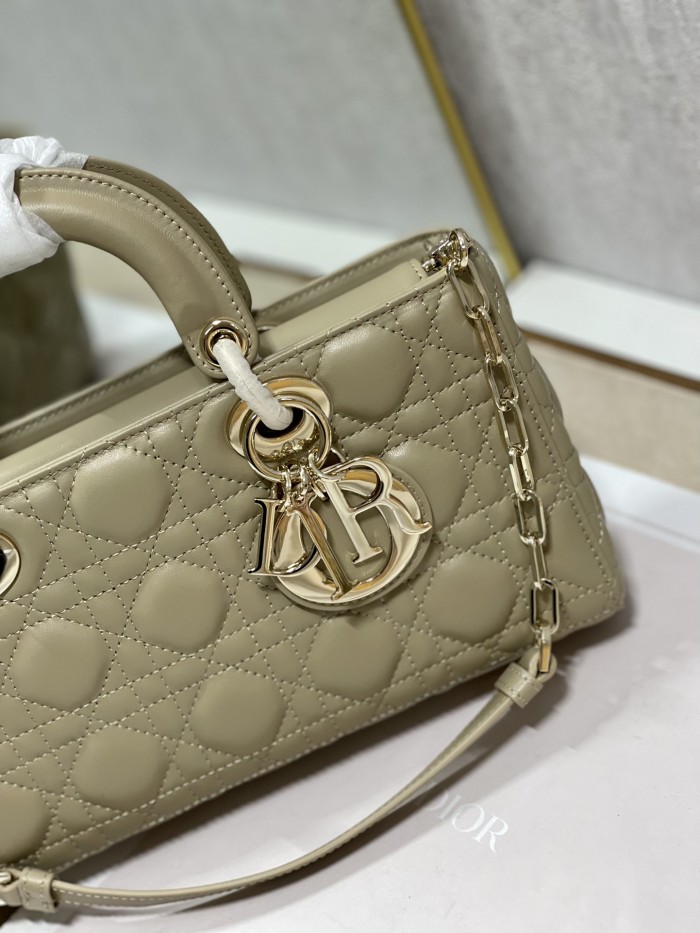 Handbag Dior 0540 size 26*6*14 cm