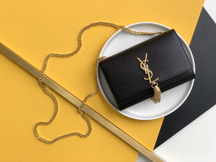 Handbags SAINT LAURENT 474366 size 20*12.5*5 cm